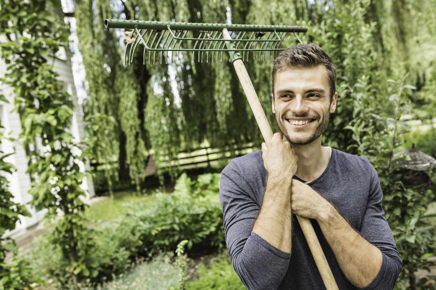 gardening outdoors Cultura RM Matelly Cultura Getty Images 56a907073df78cf772a2f1f7